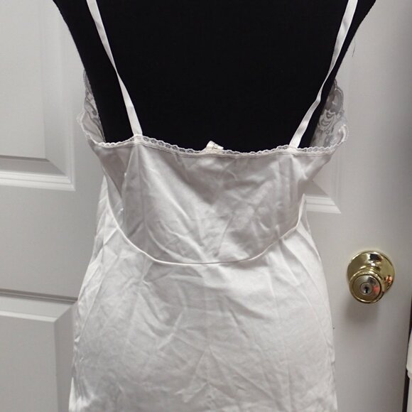 Ashley Taylor Top Slip Size Medium - Picture 3 of 4